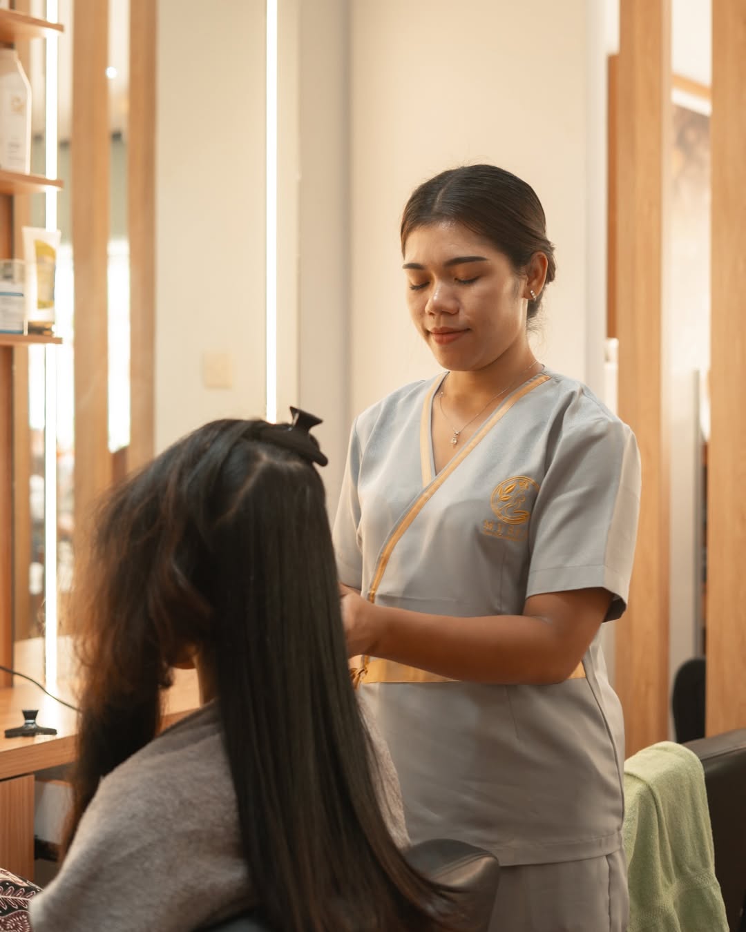 Advanced LED light therapy facial treatment at MY SPA LOMBOK beauty salon